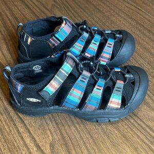 LAST CHANCE Keen Size 4 Raya Black Multi Colored Newport H2 Sandals